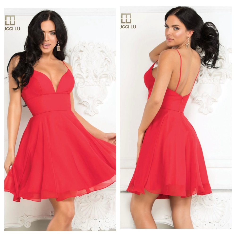 Lucci Lu Red Cocktail Chiffon Dress  Size 12 NWT With Chiffon Scarf.